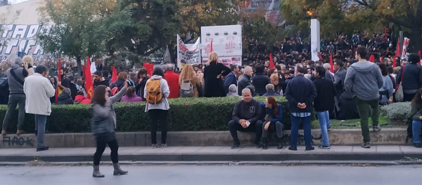 Πορεία αντιεξουσιαστών στο κέντρο της Θεσσαλονίκης - Με αφορμή την εκκένωση καταλήψεων